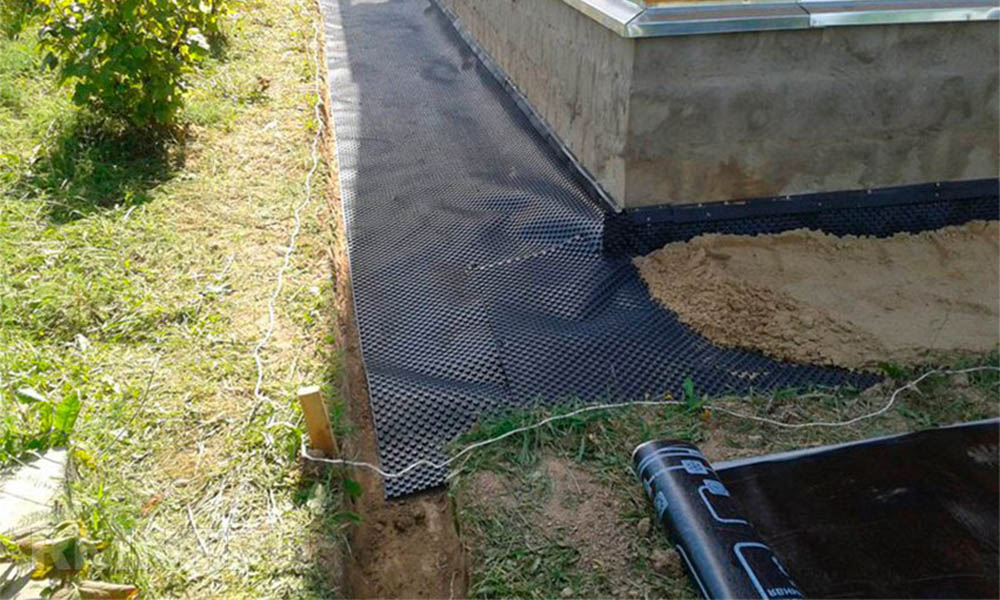 Гидроизоляция отмостки гидроизоляцией Nippon Ace